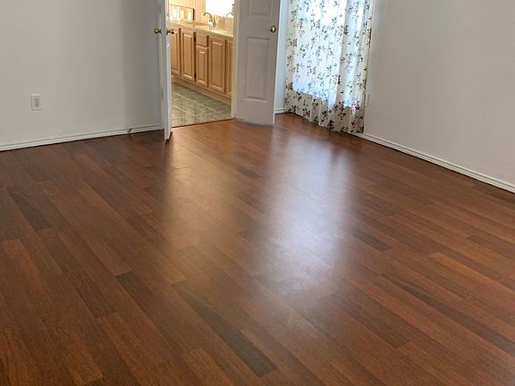 5th image of 202 Ember Glen Dr #3