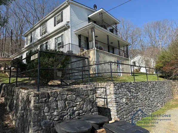 4335 Yellow Mountain Rd APT 2, Roanoke, VA 24014