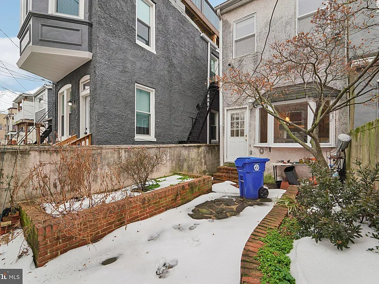 2206 E Baltimore St — Photo 32