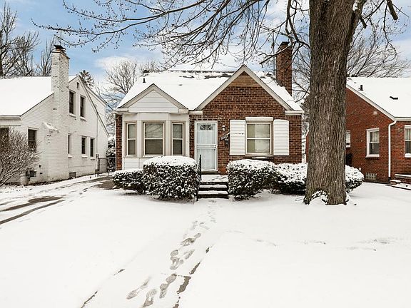 4th image of 20886 Lochmoor St