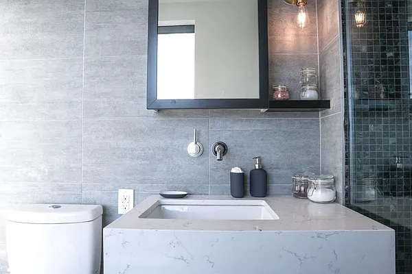 Rented by Tapiro Realty | media 12