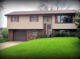 712 Kimberly Dr, Oskaloosa, IA 52577