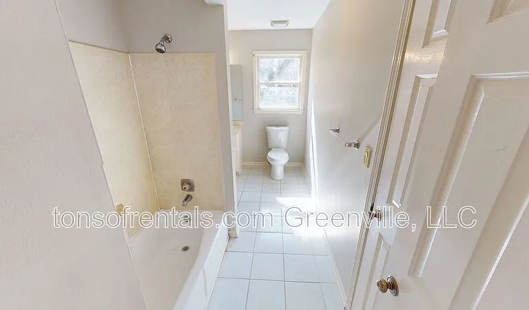 710 Stallings Rd — Photo 16