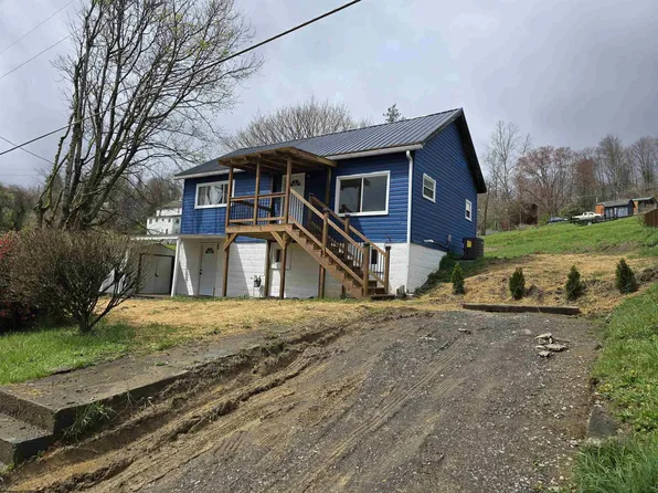 227 Chestnut St, Barrackville, WV 26559
