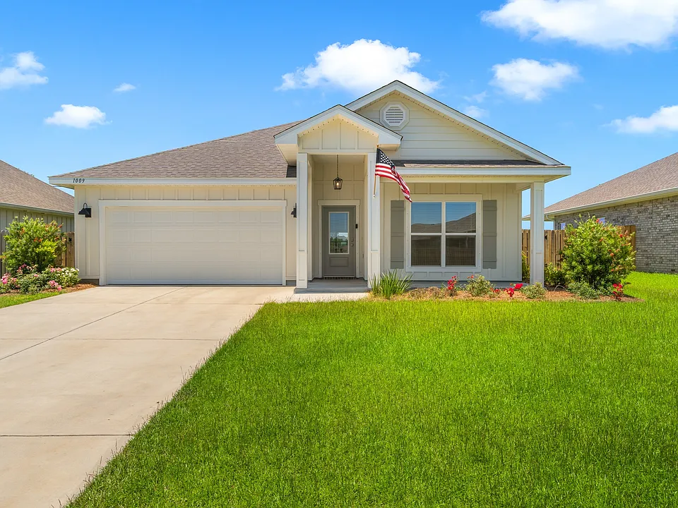 1009 Hayward Loop