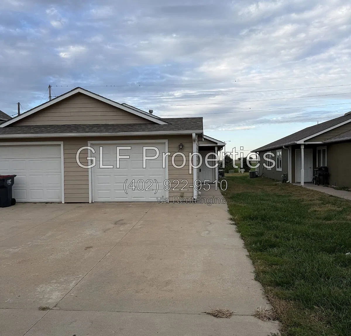 2 bed, 1.0 bath, 915 sqft, $1,000 — Photo 2