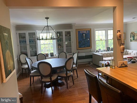 5th image of 5831 Tudor Ln