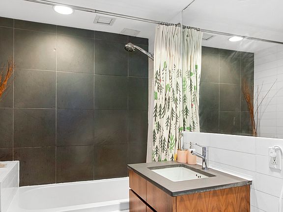 3rd image of 1 Avenue B #4F