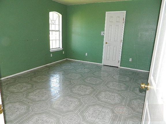 3rd image of 10969 Sierra Ave