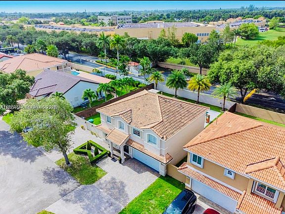 3rd image of 8826 NW 189th Ter