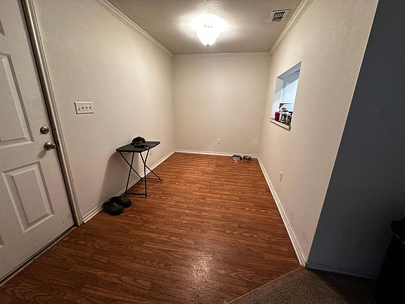 4th image of 852 W Vanderbilt St #1102