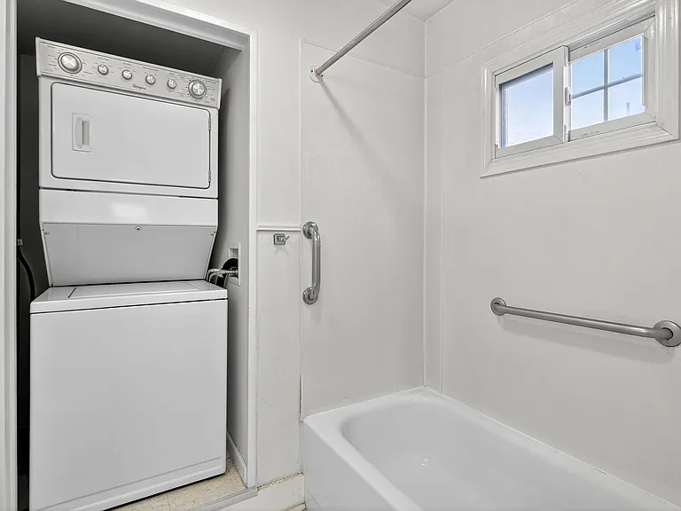 321 N Fulton St #2 — Photo 16