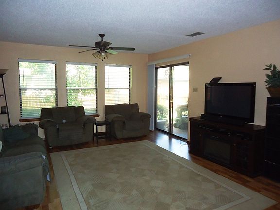 4th image of 1000 Camelot Dr APT 6100