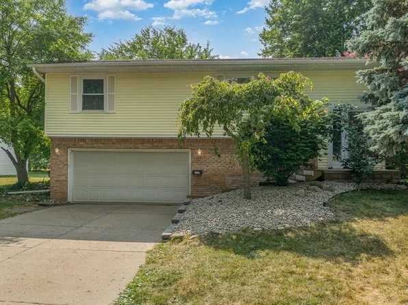 707 N Oakland St, Saint Johns, MI 48879