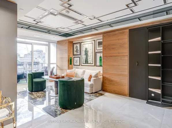 88 Cumberland St #505, Toronto, ON M5R 0C8