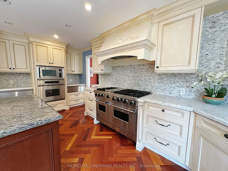 2415 Jarvis St #B4 — Photo 13