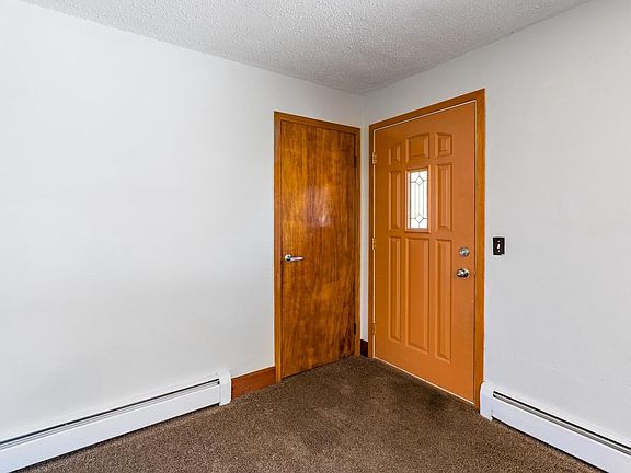 4th image of 408 W JEFFERSON STREET