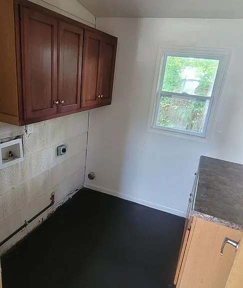 617 Center St — Photo 14