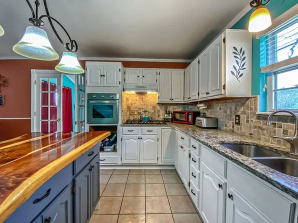 7003 Highway 62 W, Eureka Springs, AR 72632