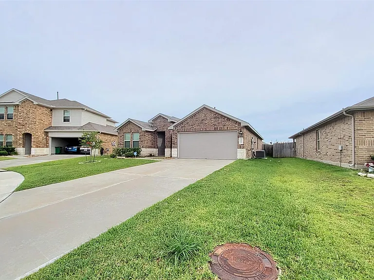 22607 Castello Lakes Dr — Photo 5