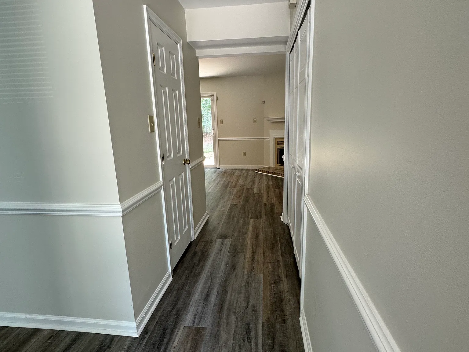 2 bed, 2.5 bath, 1161 sqft, $1,600 — Photo 2