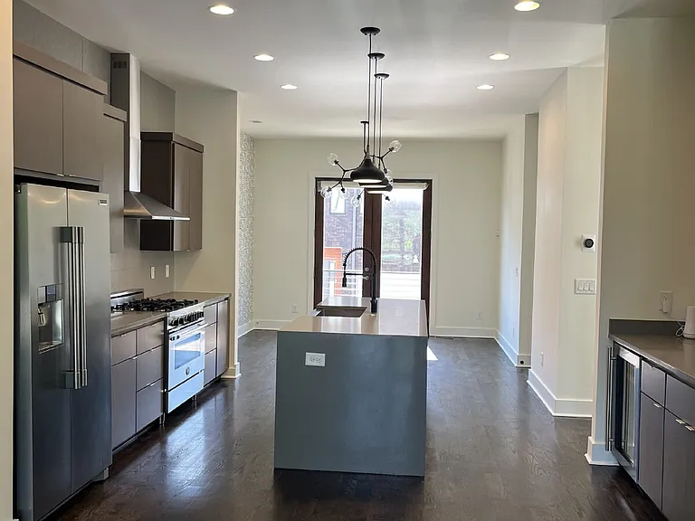824 13th Ave S — Photo 17