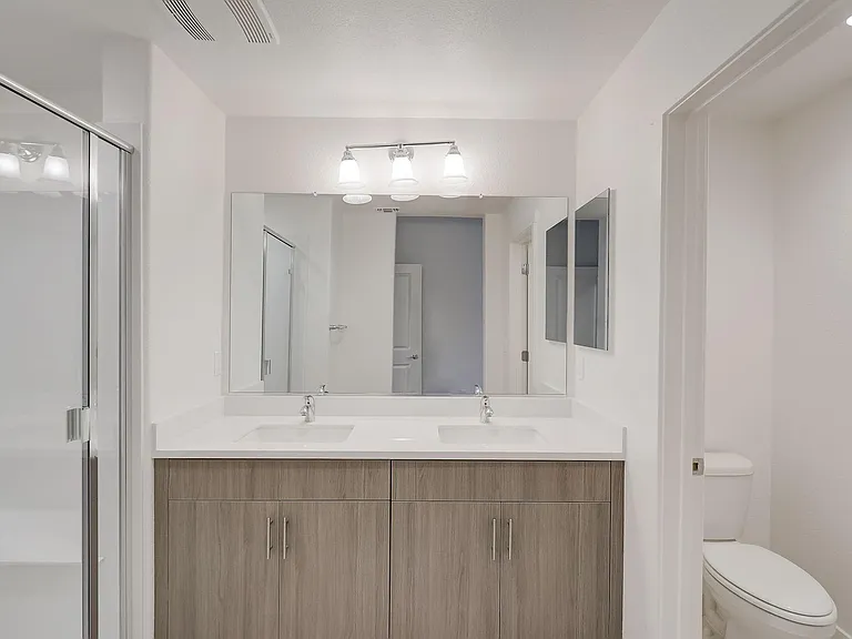 Estaire Luxury Townhomes — Photo 29