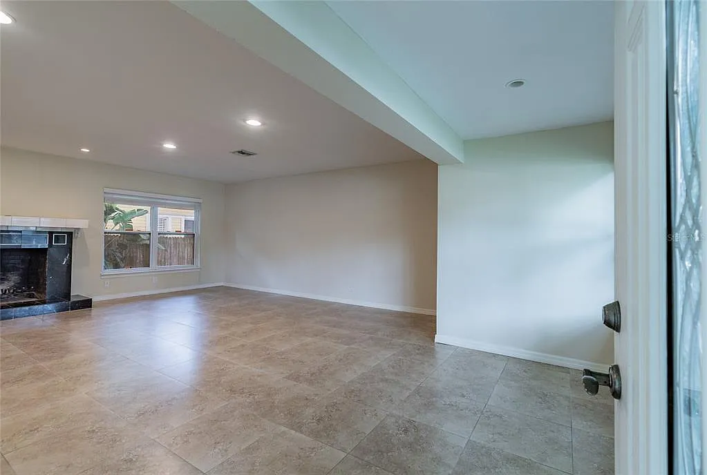 2 bed, 2.0 bath, 1200 sqft, $2,800 — Photo 4