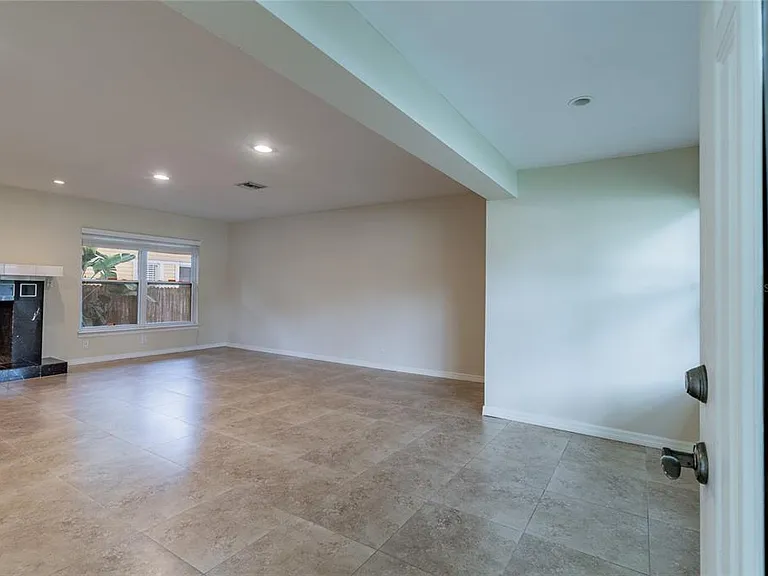 303 Wildwood Way #A — Photo 4