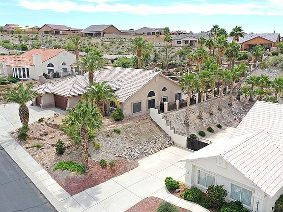 3rd image of 2888 Desert Vista Dr