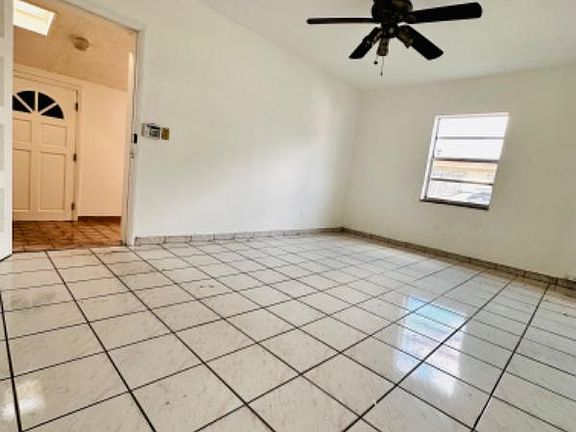 4th image of 1041 NW 32nd Pl