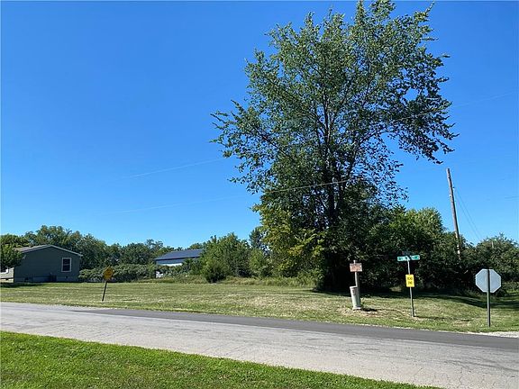 3rd image of 1 Basswood Ln