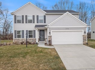 244 Laura Ln, Linden, MI