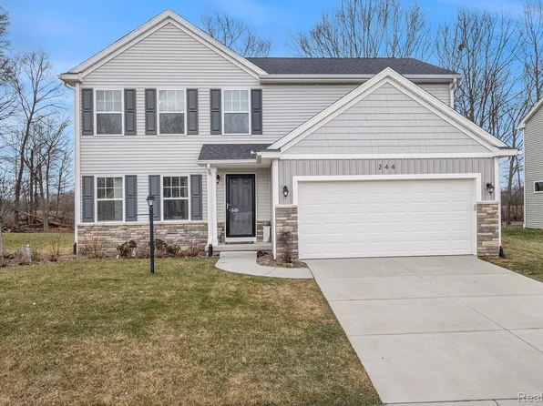 244 Laura Ln, Linden, MI 48451