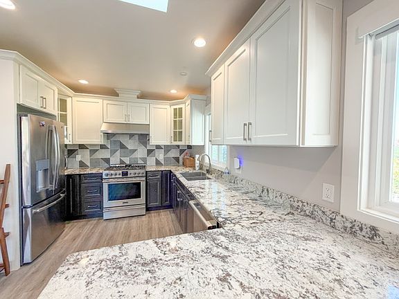 4th image of 160 Dunham Ct #Adu