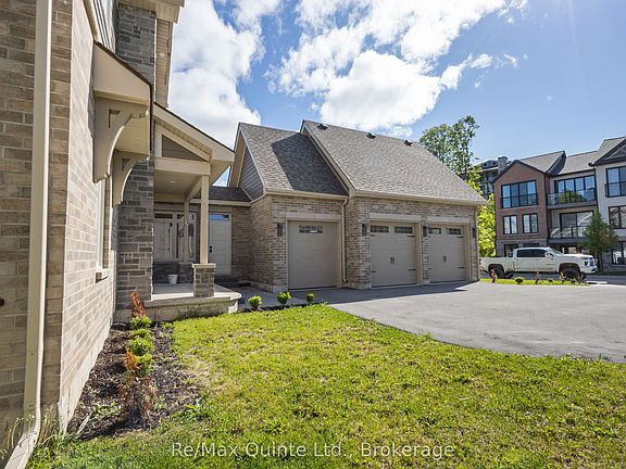 5th image of 125 Villeneuve Dr