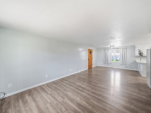 4th image of 3859 Norwood Rd
