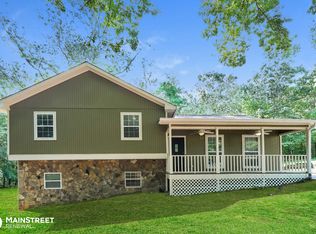 6346 Iris Dr, Flowery Branch, GA 30542