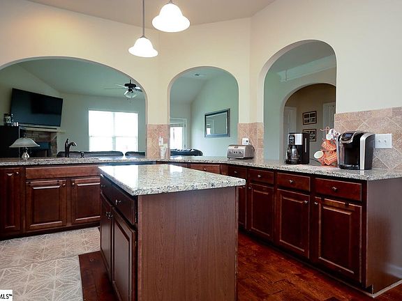 3rd image of 524 E Czardas Way
