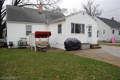 5th image of 923 Cricklewood St SW