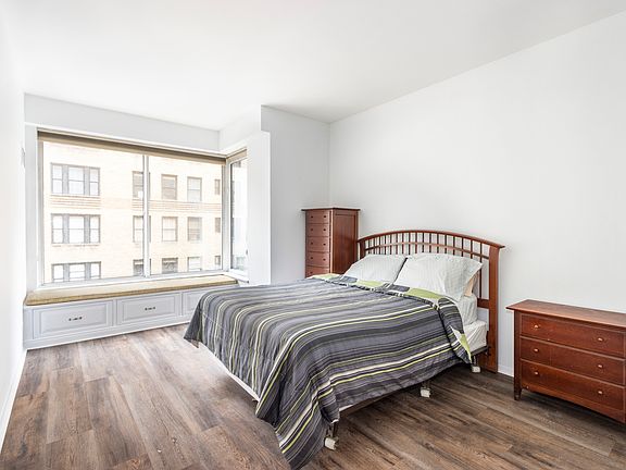 4th image of 205 E 68th St #3F