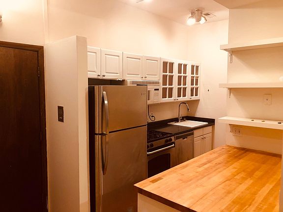 5th image of 454 W Wrightwood Ave APT 3B