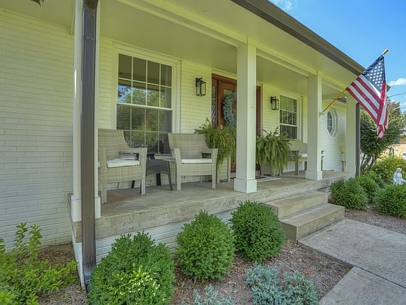 2nd image of 384 Indian Lake Rd