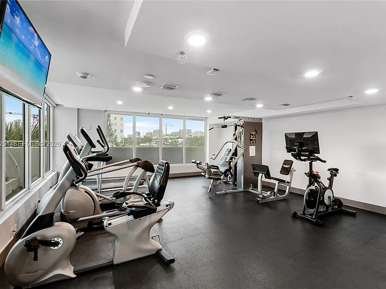 9261 E Bay Harbor Dr #607 — Photo 36