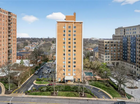 900 S Hanley Rd APT 11D, Saint Louis, MO 63105