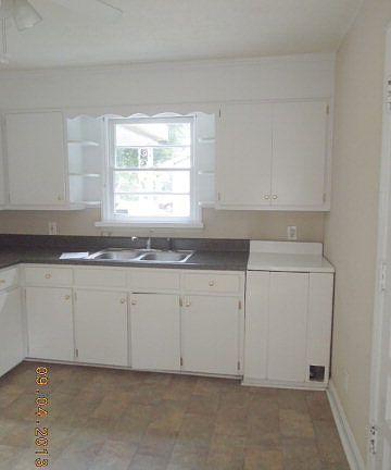 4th image of 228 Kirby Dr