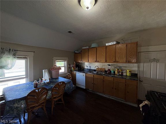 5th image of 3421 W 65th St