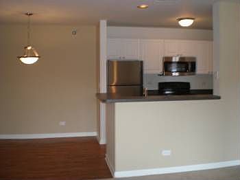 2nd image of 352 Glenwood Dr APT 306