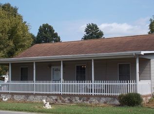 212 N Adams St, Golconda, IL 62938