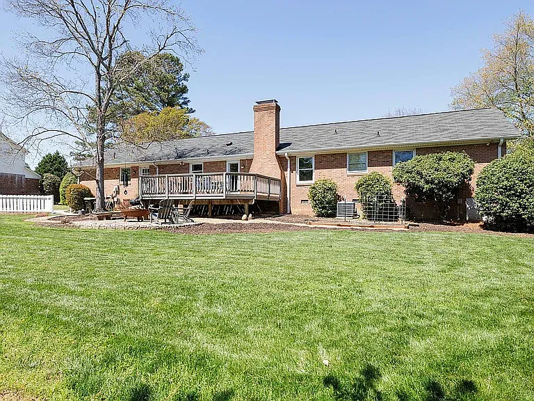 512 Devenger Rd — Photo 34